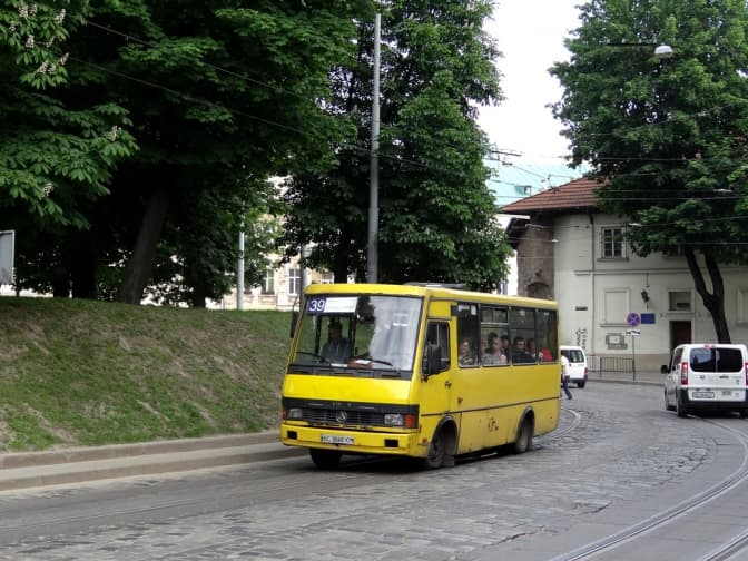 Від завтра частина маршруток Львова їздитиме без договорів