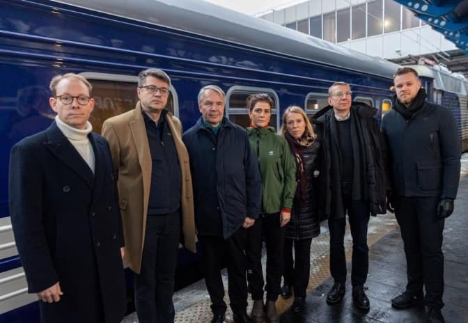 До Києва прибули глави МЗС семи країн