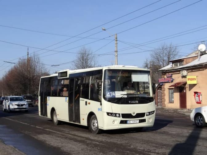 Три автобусні маршрути Львова змінять схеми руху