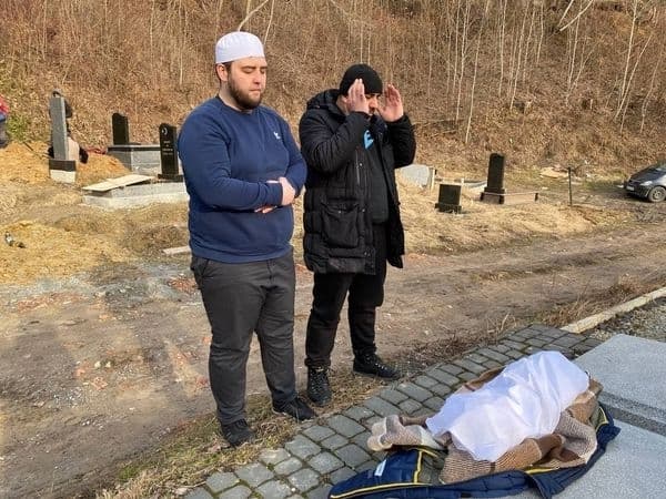 У Львові поховали хлопчика, який отримав пневмонію у підвалі під час обстрілів в Харкові