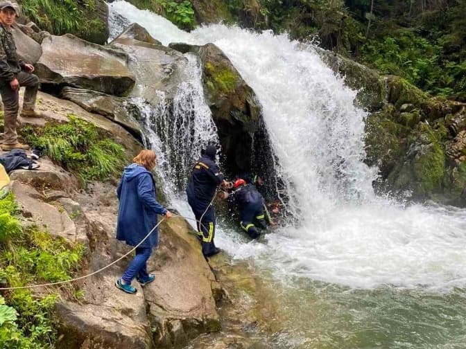 Класну керівничку школяра, який загинув на водоспаді, госпіталізували з серцевим нападом