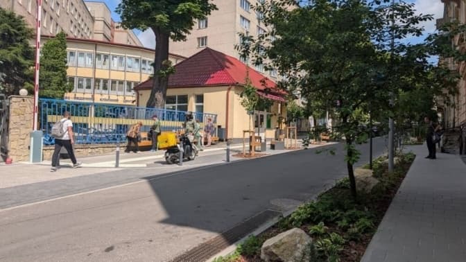 Поблизу Військового госпіталю у Львові відремонтують дорожнє полотно: на три дні перекриють дві вулиці