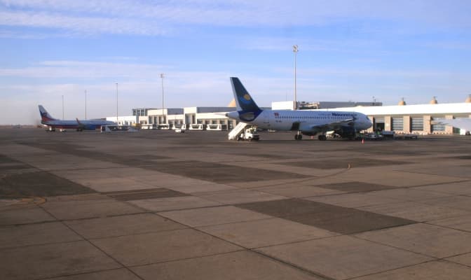 Декілька сотень українців не можуть вилетіти з єгипетського аеропорту