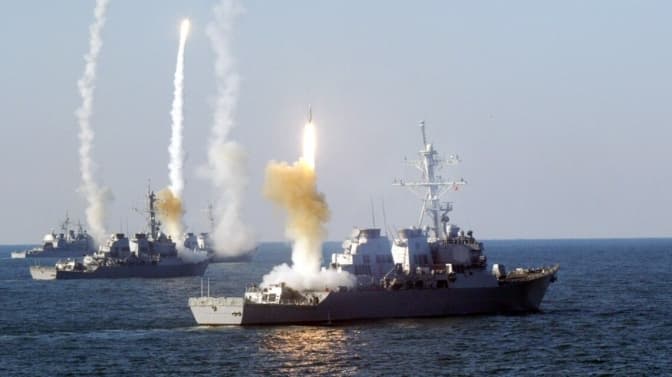 В Чорному морі два ракетоносії, загальний залп 8 «Калібрів», – ОК «Південь»