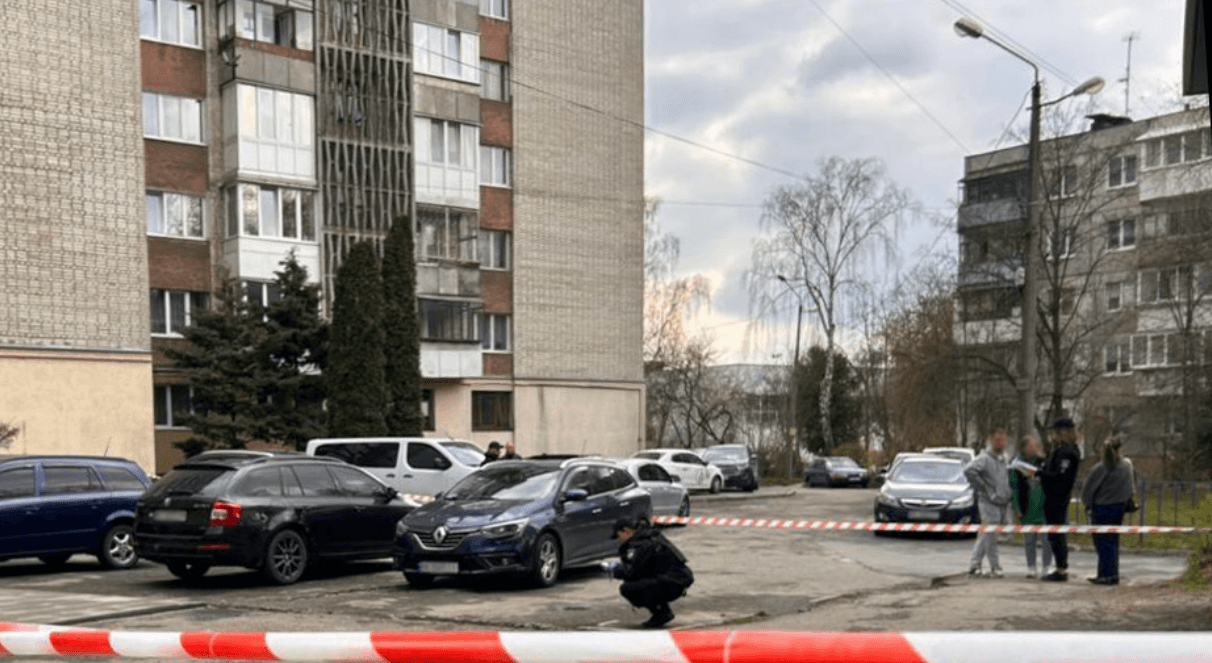 Місце злочину на вул. Патона, де загинув військовий ТЦК / Фото Національної поліції