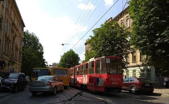 У львівському трамваї травмувався 15-річний хлопець