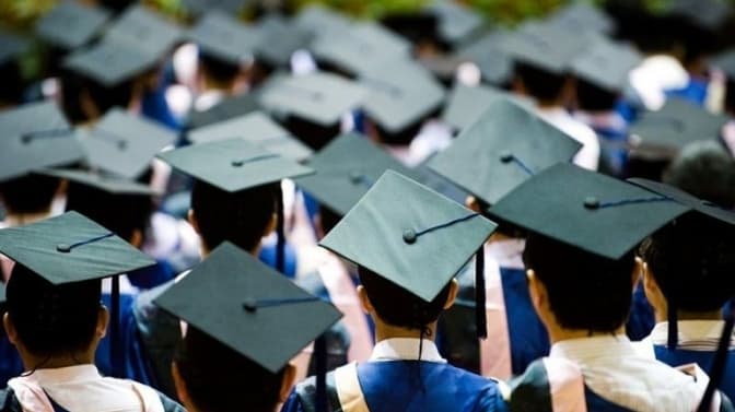 В Україні звільнили від мобілізації студентів та викладачів профосвіти