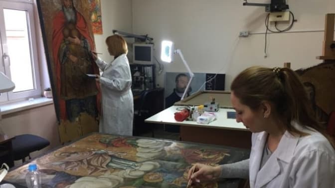 У Львові реставрують унікальний іконостас
