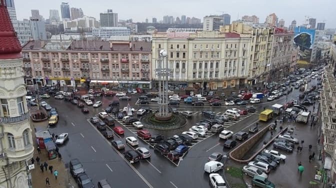 Площу Льва Толстого у Києві можуть перейменувати на площу Українських Героїв