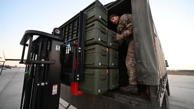 росія готує нові фейки, щоб зірвати постачання зброї в Україну
