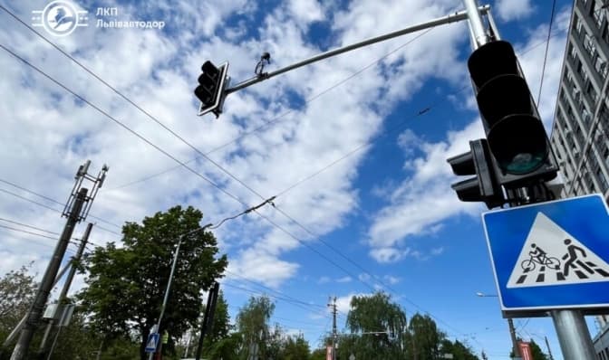 На Сихові у Львові встановили новий світлофор