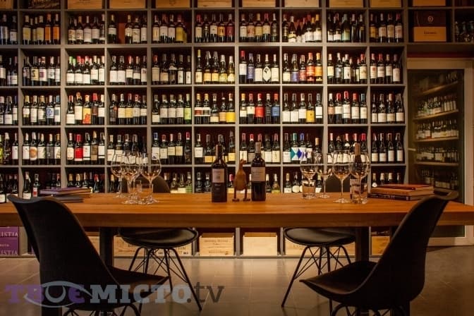 Хочу віддавати людям те, що у моїй душі. Історія винної крамниці у Львові