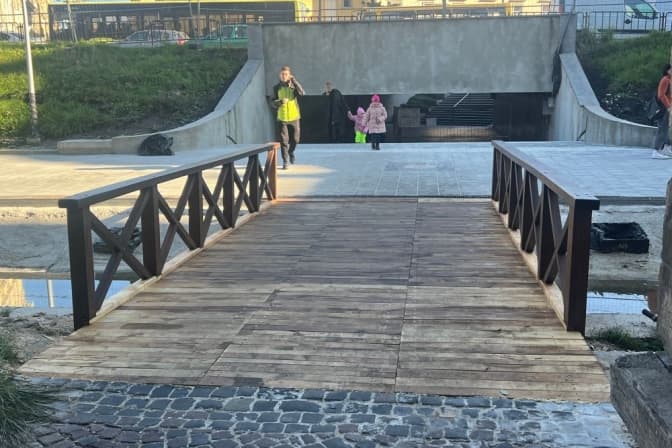 Після ремонту місток біля Глинянської брами у центрі Львова відкрили для проходу