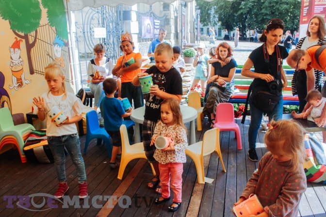 Чарівне фортепіано та інші забавки. Дітей кличуть на пригоди Моцарта у Львові