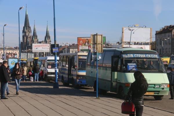 Мінімальний проїзд у приміських і міжміських маршрутках на Львівщині зріс до 20 грн