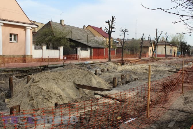 Чому зупинили ремонт вулиці Замарстинівської