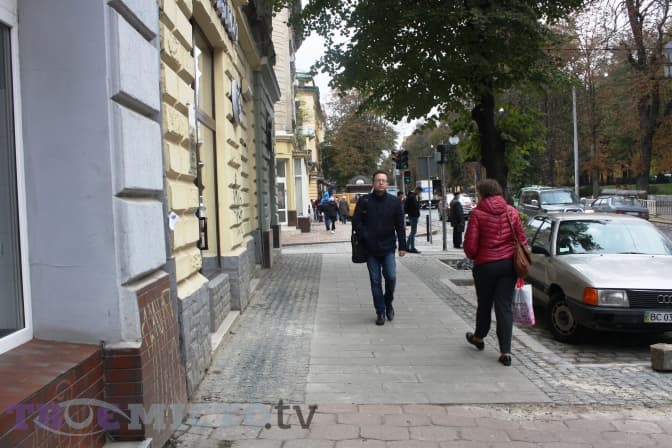 Частину вулиці Бандери облаштували за проектом «Вулиця для всіх». Фото