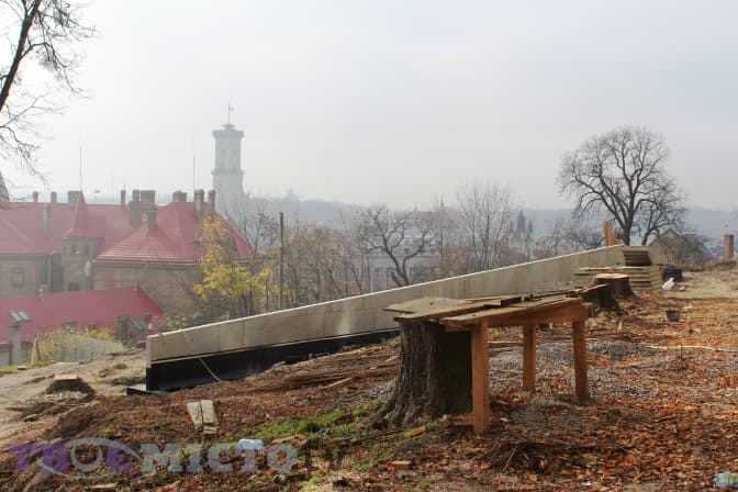 Фото дня. Як у Львові будують меморіал Небесної сотні