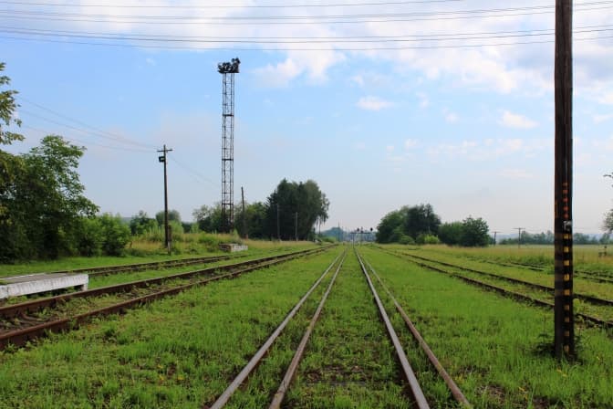 12 кілометрів до Європи. Як активісти Львівщини та Перемишля відновлюють занедбану залізницю