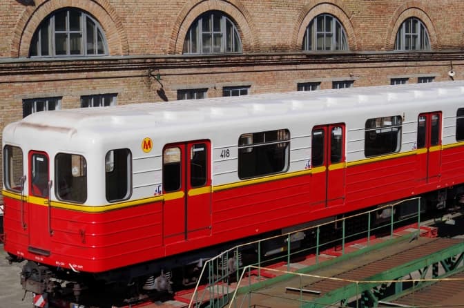 Київ отримав усі вагони метро, які обіцяла Варшава