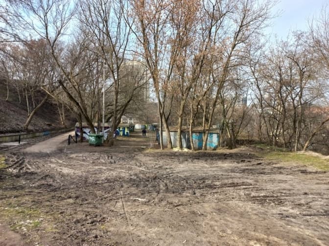 Київрада відклала розгляд плану будівництва паркінгу поруч із Пейзажною алеєю