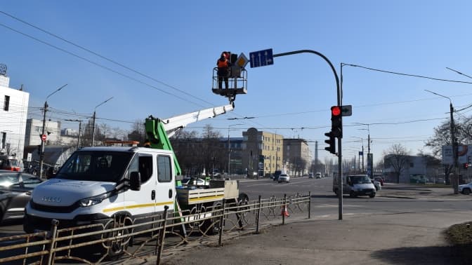 У Києві стартувала весняна ревізія світлофорів та знаків
