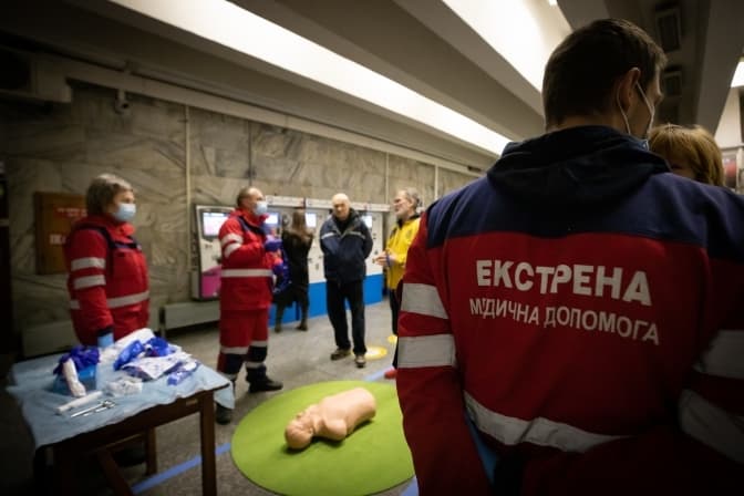 У метро Києва сьогодні проведуть безкоштовні тренінги з домедичної допомоги. Адреси та час
