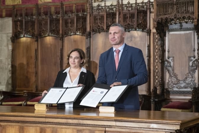 Мер Києва Віталій Кличко і мер Барселони Ада Колоу. Фото: КМДА