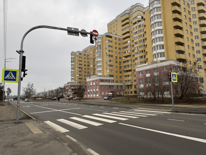 У Києві запрацювали два нові світлофорні об’єкти, зведені за сучасними стандартами безпеки