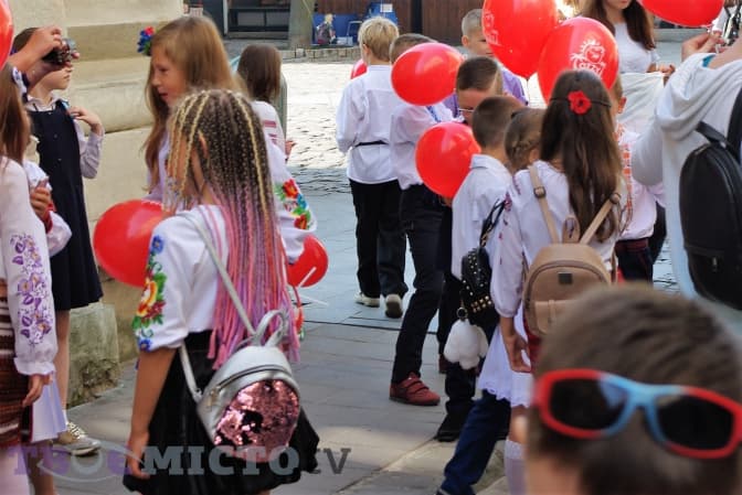 Завтра у львівських школах відбудуться лінійки. Скільки дітей піде у перший клас