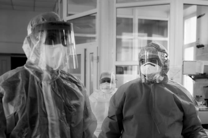 Двоє пацієнтів на одне ліжко. Лікар Львівської інфекційної лікарні про хворих із Соvid-19