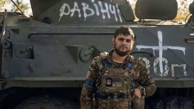У сквері в Києві встановлять скульптуру на честь Дмитра «Да Вінчі» Коцюбайла