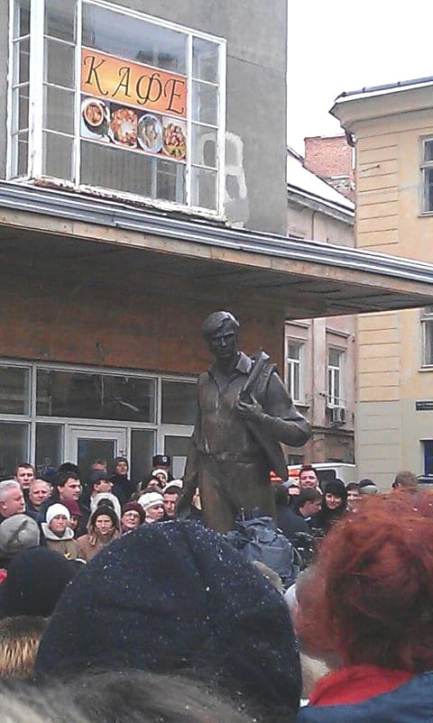 У Львові вже встановили пам`ятник Володимиру Івасюку (ФОТО. ОНОВЛЕНО)
