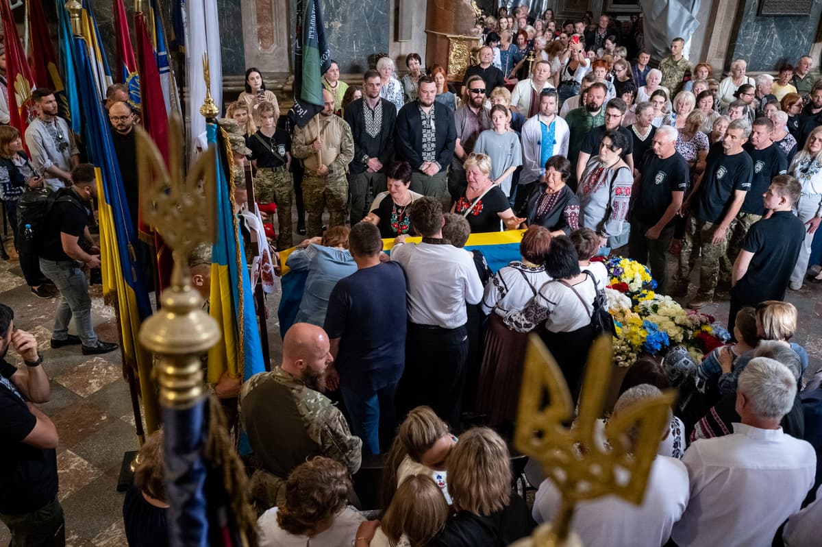 «Ця смерть перейняла багатьох». Як у Львові в останню путь провели Ірину Цибух. Підсумки доби