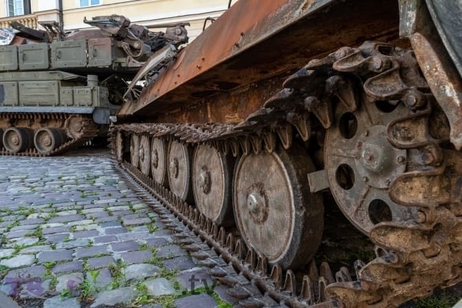 Знищена російська техніка на площі Ринок у Львові / Фото: Твоє Місто