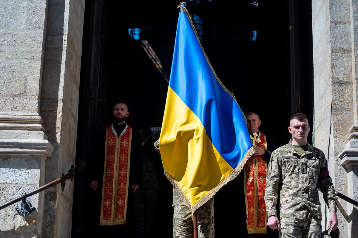 Сьогодні на Львівщині прощаються із сімома Захисниками