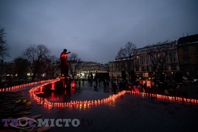 Фото: вшанування пам'яті жертв голодомору у 2022 році/Твоє місто