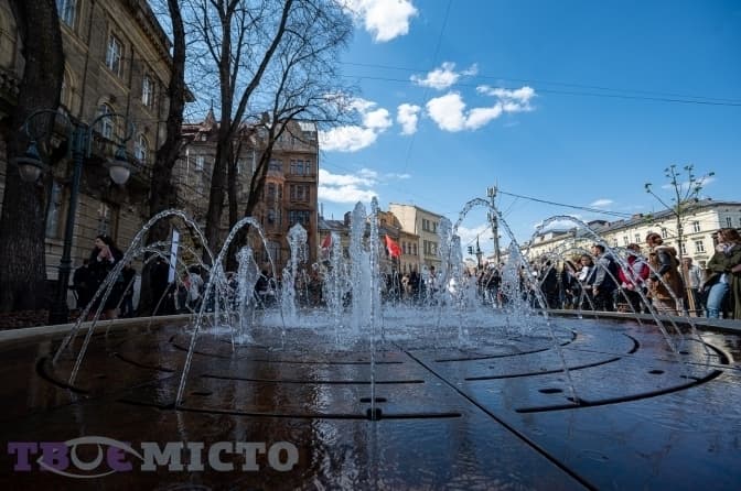 У Львові відновлюють роботу фонтанів. Скільки їх є і на яких локаціях