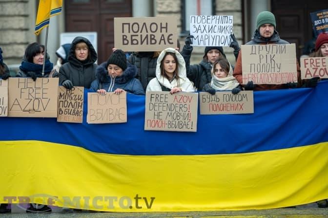 У Львові відбулася акція на підтримку полонених бійців. Фото