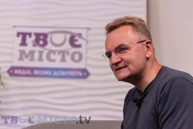 «Це пропаганда, щоб пересварити людей». Інтерв'ю з Андрієм Садовим про мову, війну, Фрідмана
