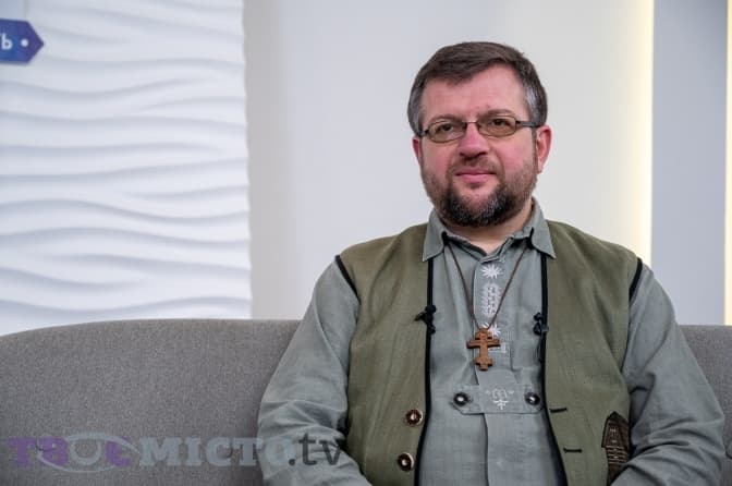 Це не лише 12 страв та коляда. Отець Василь Рудейко про Різдво, церкву і календар