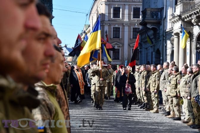 У Львові попрощалися з воїном Тарасом «Хаммером» Бобаничем
