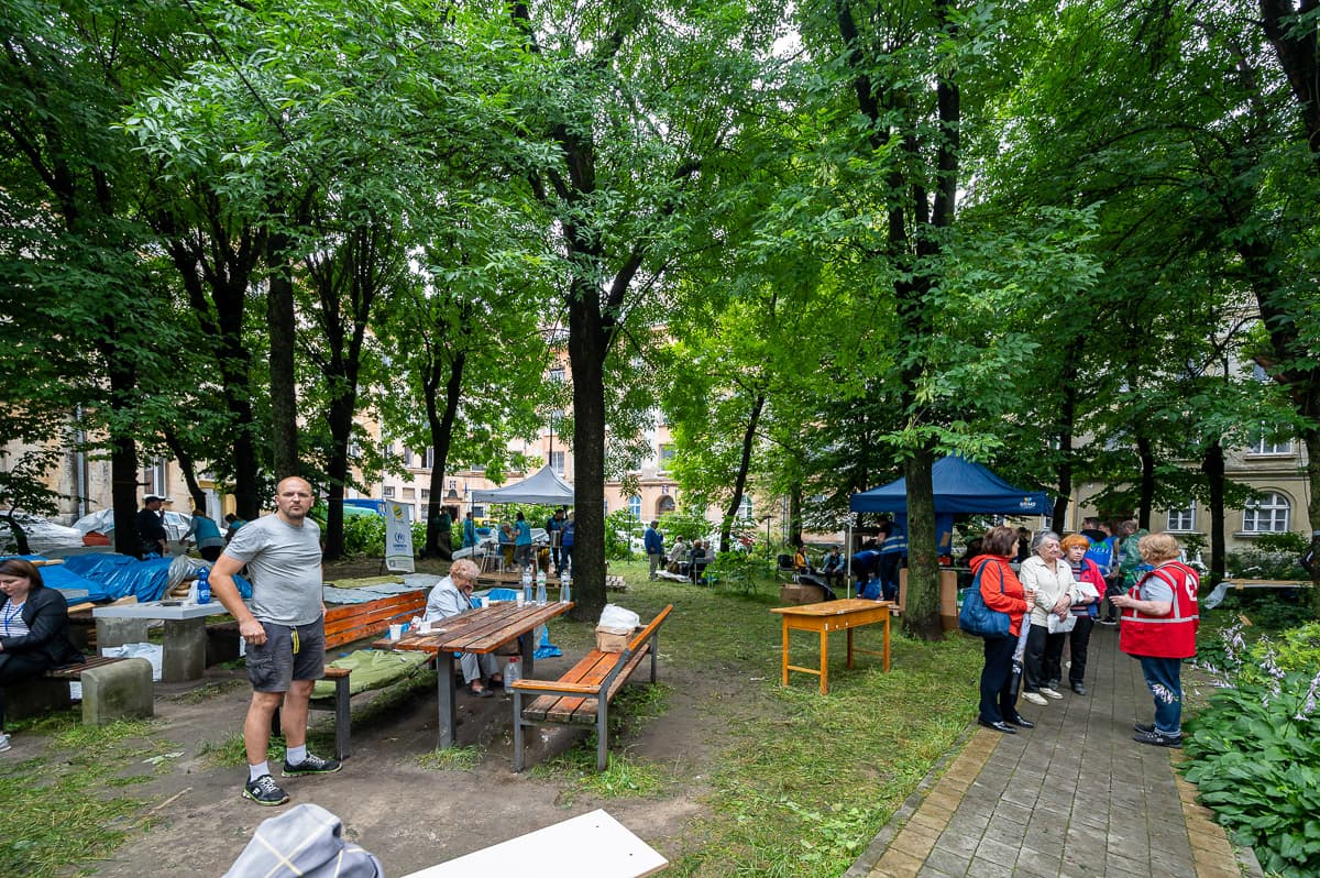 У Стрийському парку розконсервували модульне містечко для постраждалих від ракетного удару