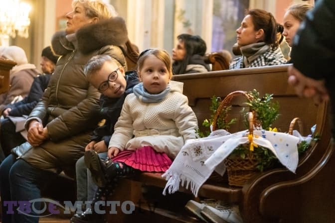 Римо-католики у Львові освятили великодні кошики. Фоторепортаж