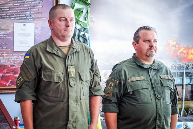Львівський капелан став першим, хто отримав посвідчення учасника бойових дій
