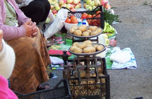 Львів’ян просять не купувати продукти на вулиці