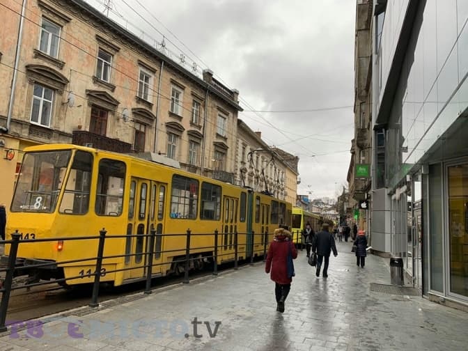 Ситуація на дорогах Львова. Через негоду ускладнений рух в центрі