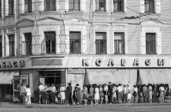 «Нам слід відмовитися від сирка «Дружба» та «Московської» ковбаси», – історик про смаки Львова