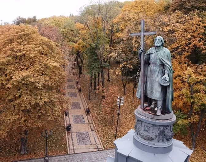 Тепло зміниться різким похолоданням: якою буде погода у Києві на вихідних