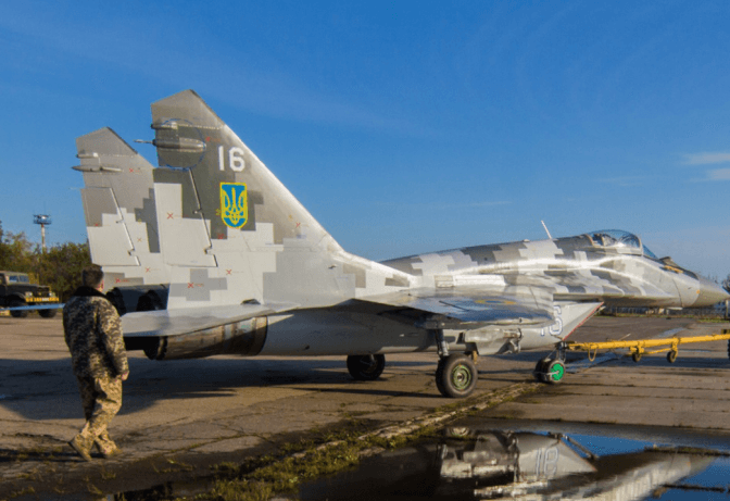 Львівський завод передав військовим сучасний винищувач МіГ-29. Фото